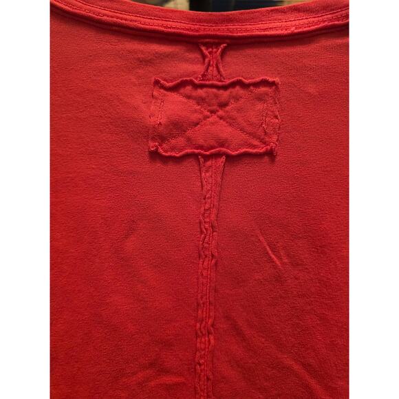 Free People We The Free Red Oversized Devon Tee Shirt Size Medium NWOT - Picture 4 of 6